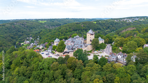 Schlo   Burg bei Solingen und Wermelskirchen im Bergischen Land von S  den gesehen