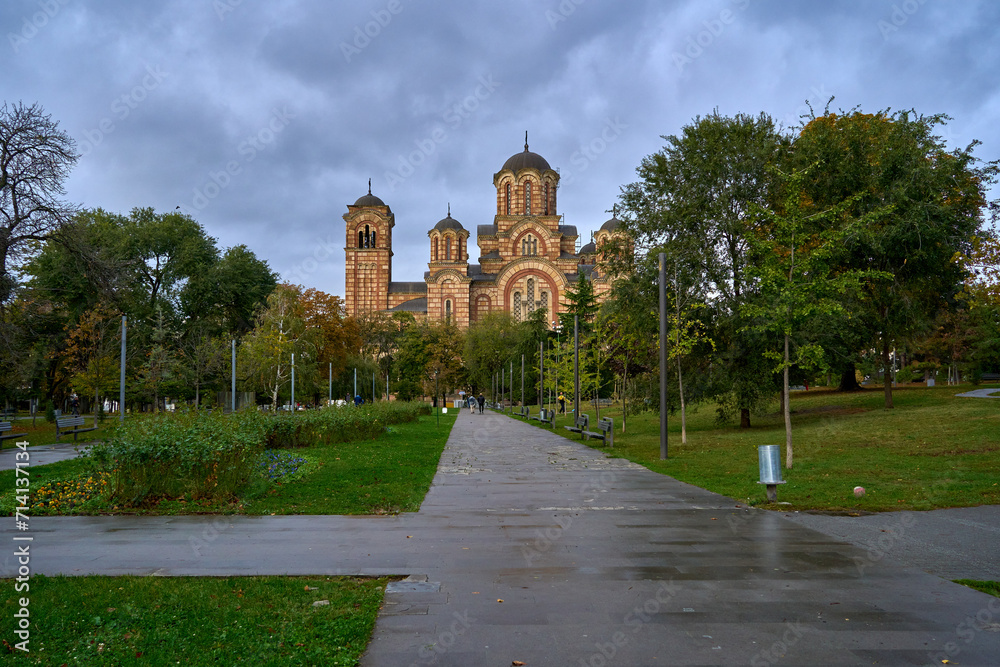 Obraz premium St. Mark Orthodox Church on a cloudy autumn day in Belgrade
