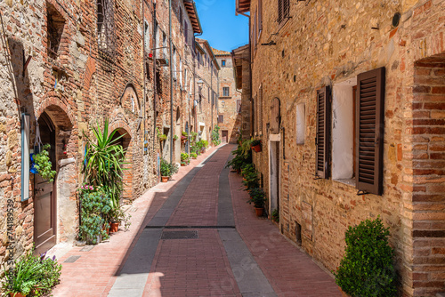 Fototapeta Naklejka Na Ścianę i Meble -  The picturesque village of Casole d'Elsa on a sunny summer morning. Province of Siena, Tuscany, Italy