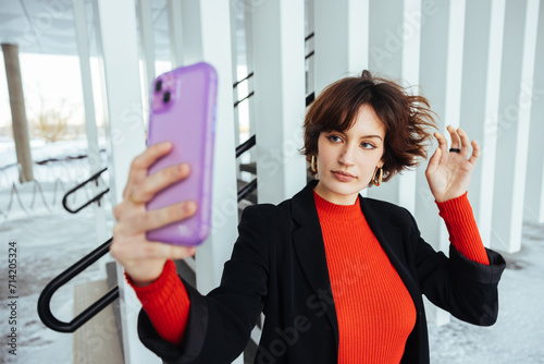 Bilde på lerret Woman making selfie with phone