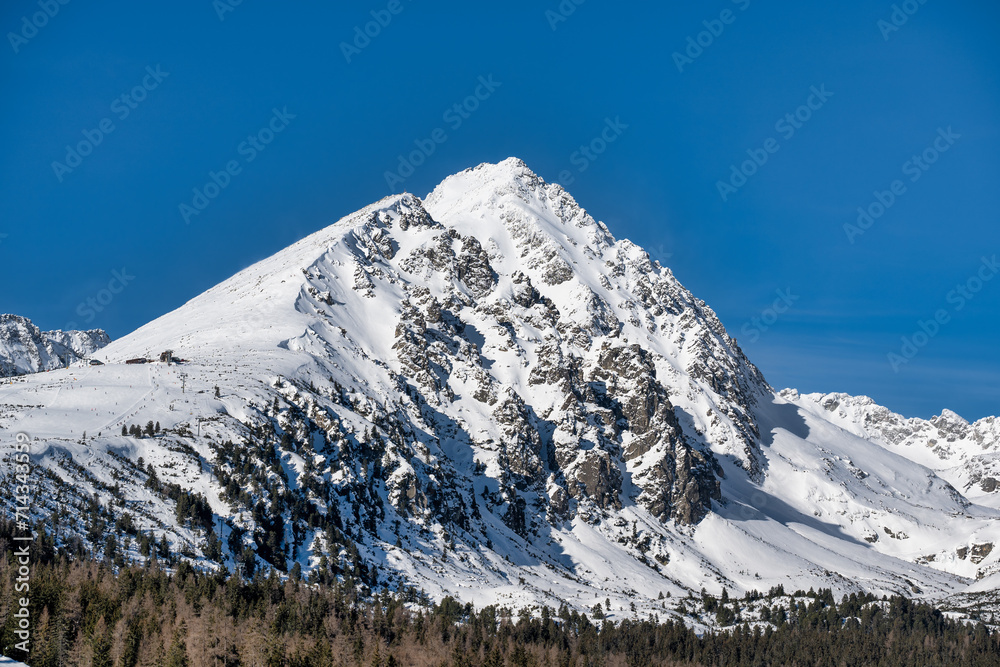 Fototapeta premium snow covered mountain