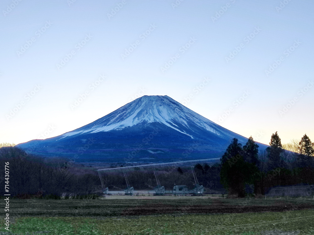 Fototapeta premium 朝の富士山
