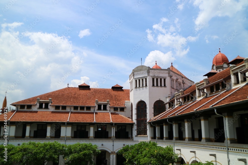 Obraz premium Exterior building of Lawang Sewu, Semarang. Historic building belonging to PT KAI or The Old station of Semarang, Lawang Sewu. originally used as the Head Office of the private railway company.