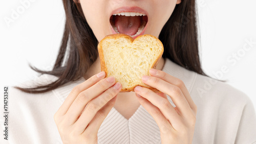パンを食べる女性 photo