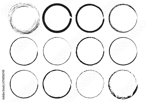 Hoja de iconos de círculos hechos con trazado de grafito o pincel.