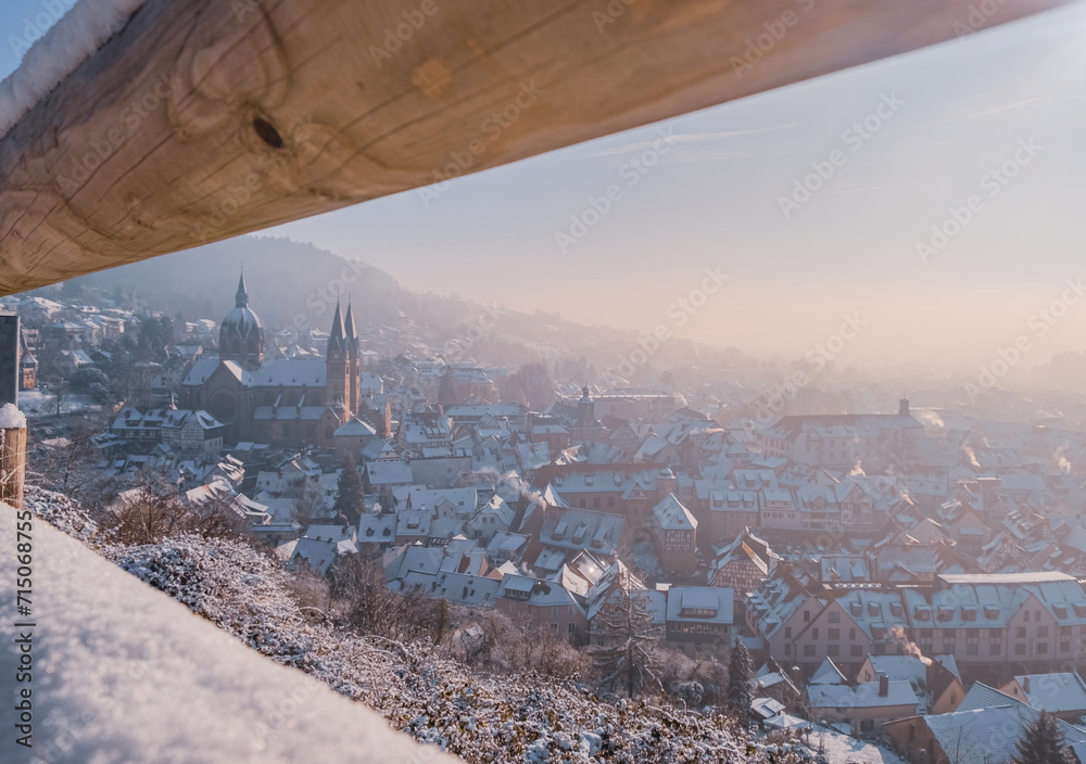 Obraz premium view of the city through a balcony in the winter
