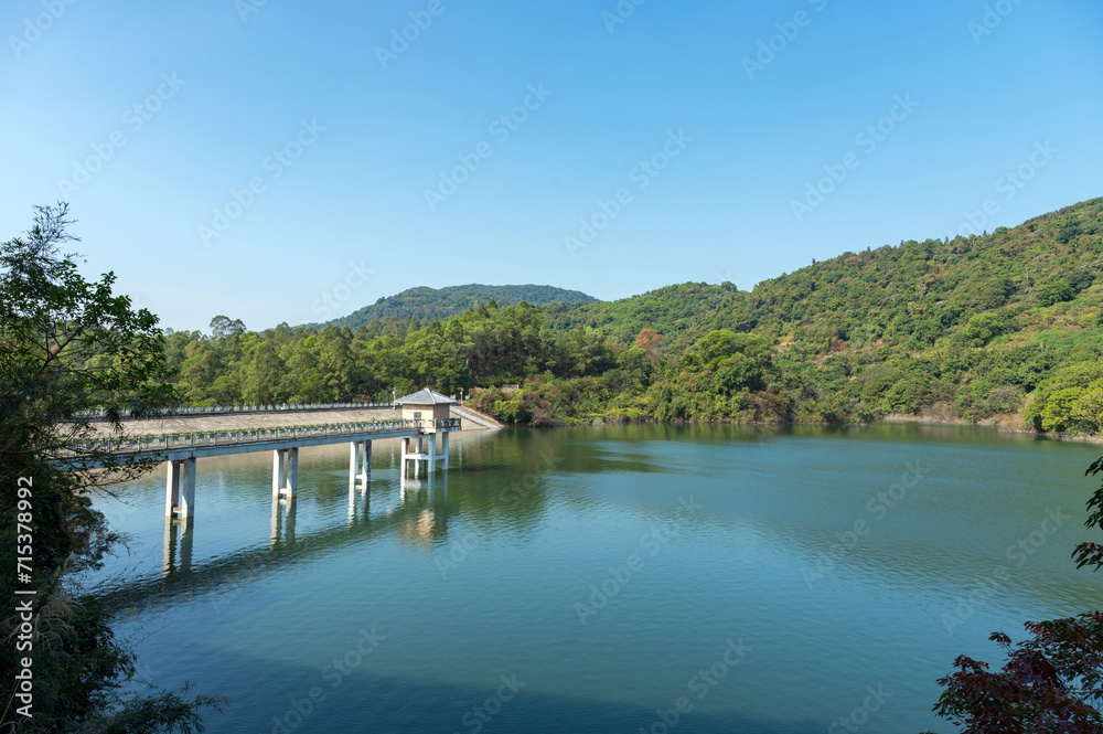 Fototapeta premium Beautiful lake and mountains