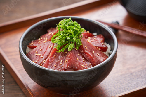 本まぐろの漬丼