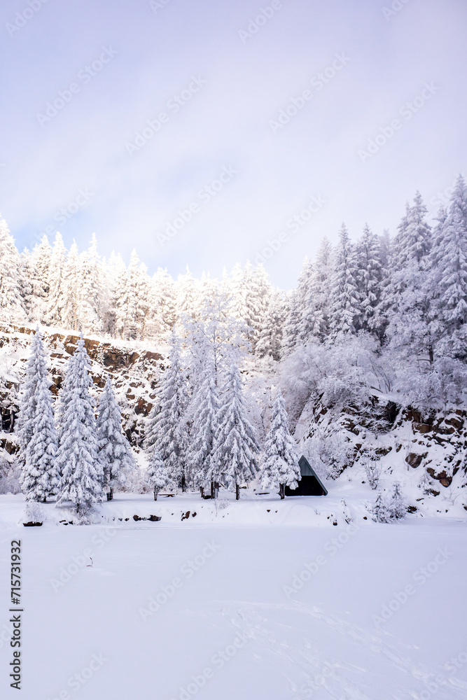 Langlaufrunde bei bestem Kaiserwetter im verschneiten Thüringer Wald bei Floh-Seligenthal - Thüringen - Deutschland Langlaufrunde bei bestem Kaiserwetter im verschneiten Thüringer Wald bei Floh-Seligenthal - Thüringen - Deutschland