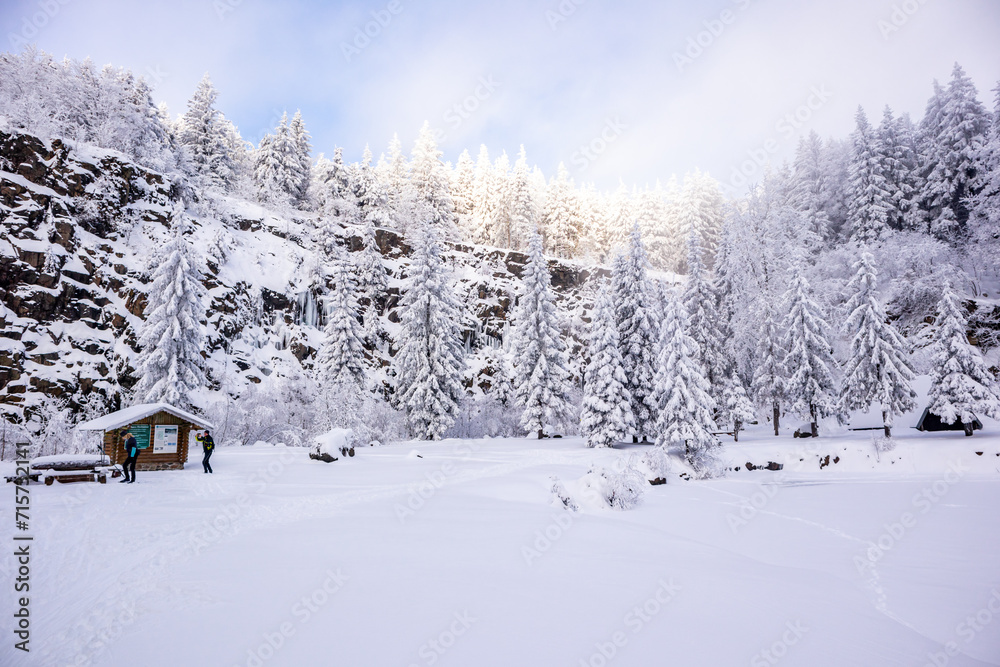 Langlaufrunde bei bestem Kaiserwetter im verschneiten Thüringer Wald bei Floh-Seligenthal - Thüringen - Deutschland Langlaufrunde bei bestem Kaiserwetter im verschneiten Thüringer Wald bei Floh-Seligenthal - Thüringen - Deutschland
