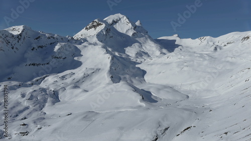 Winter s Majesty in the Swiss Alps - Snow-Covered Mountain Landscape