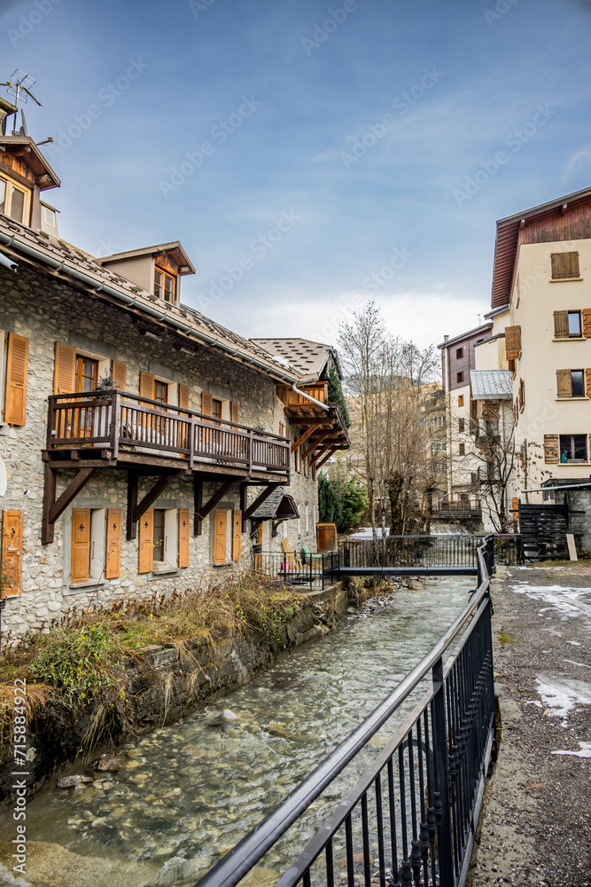 Dans les rues de Megève village de Savoie