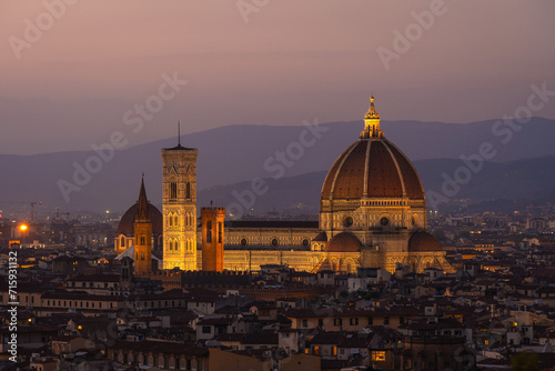 Vista de la Catedral de Santa María del Fiore, desde la Plaza de Miguel Angel, en Florencia, Italia. 