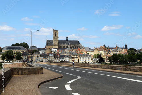 Obraz na płótnie Piste cyclable à Nevers w salonie