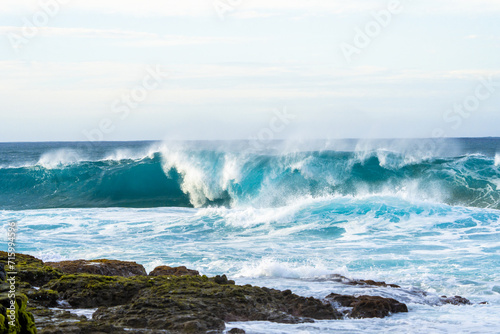 Obraz na plátně crashing ocean waves