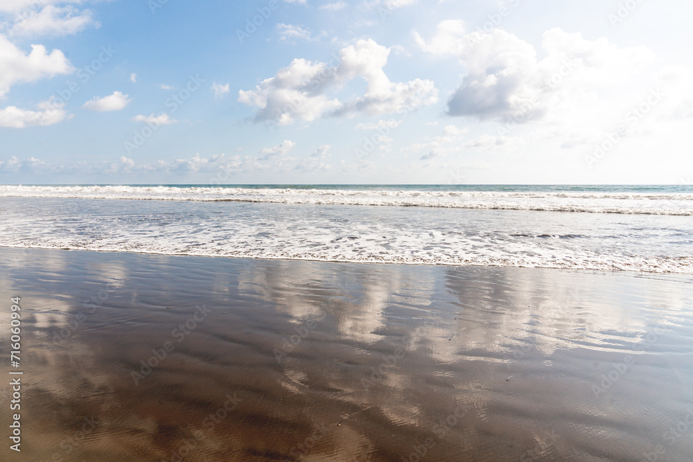 Obraz premium beautiful ocean view in Costa Rica daylight bright minimal travel holiday happy beach sea