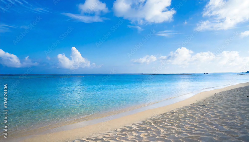 Image of the sea in Okinawa with a blue sky.