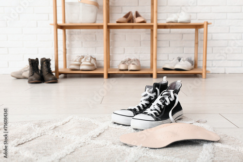 Orthopedic insoles and styl...