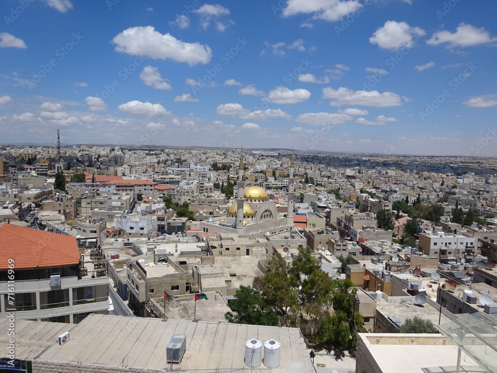 ラテン修道院のベルタワーから見えるマダバの景色　ヨルダン　View of Madaba town at Jordan