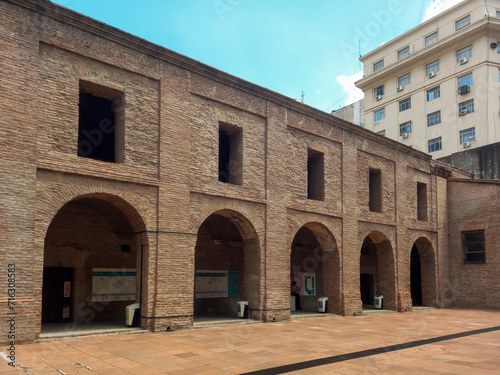 Colonial arch gallery in the Jesuit yard of The Block of the Lights, Buenos Aires, Argentina © Sandro