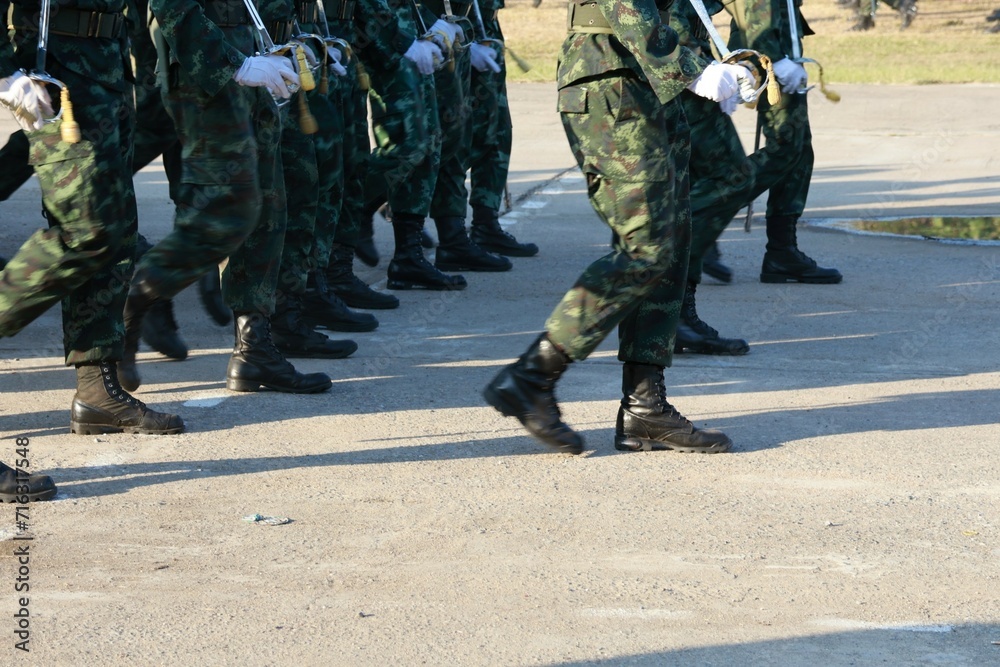 soldiers in uniform soldiers in uniform