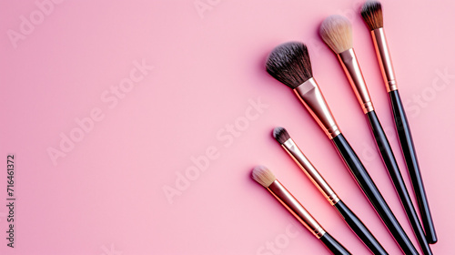 Cosmetic makeup brush