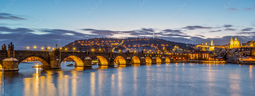 Prague, Prague Castle, Charles Bridge, Vltava River, monuments, architecture, history, winter, snow, boats, harbor, pier - obrazy, fototapety, plakaty 