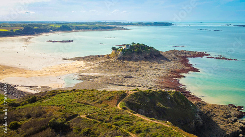 Vue aérienne de la Côte Bretonne, Anse du Guesclin, Saint Coulomb, Bretagne