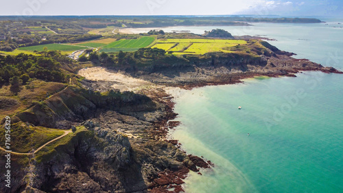 Vue aérienne de la côte bretonne, Saint Coulomb, Bretagne