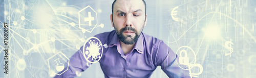 Foto A cross-eyed bearded man is looking into the frame