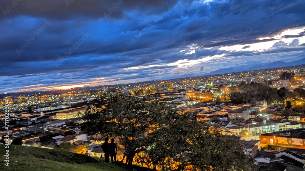 Anochecer en la ciudad blanca (Popayán), vista desde el Morro de Tulcán