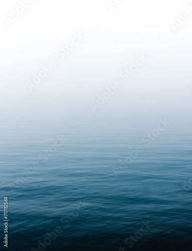 blue water surface © Elninho