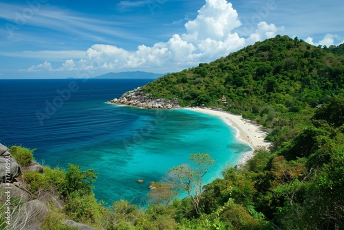 Paisaje pintoresco.Oceano y monta?+/-as.Viajes y aventuras alrededor del mundo.Islas de Tailandia.Phuket. © Sardar