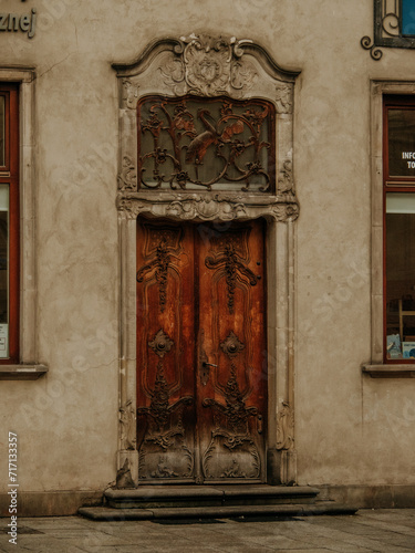 Fototapeta Naklejka Na Ścianę i Meble -  Stare drzwi w Gdańsku. 