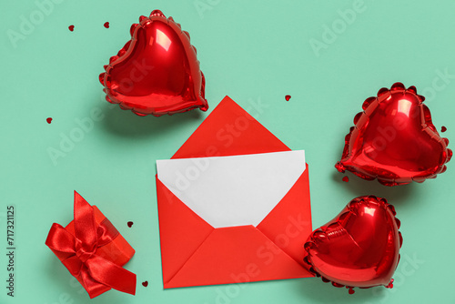 Red heart balloons, open en...