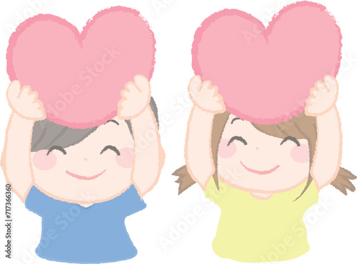 ハートを持った笑顔の女の子と男の子1-2
