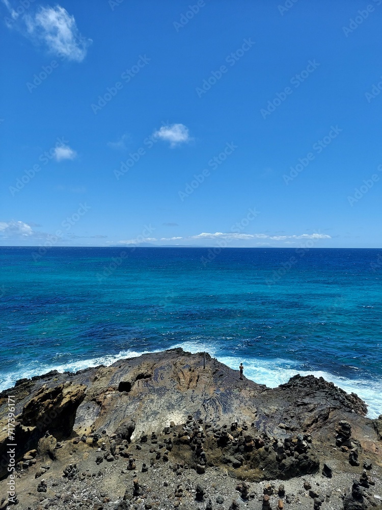Eastside of Oahu overlook the blue ocean