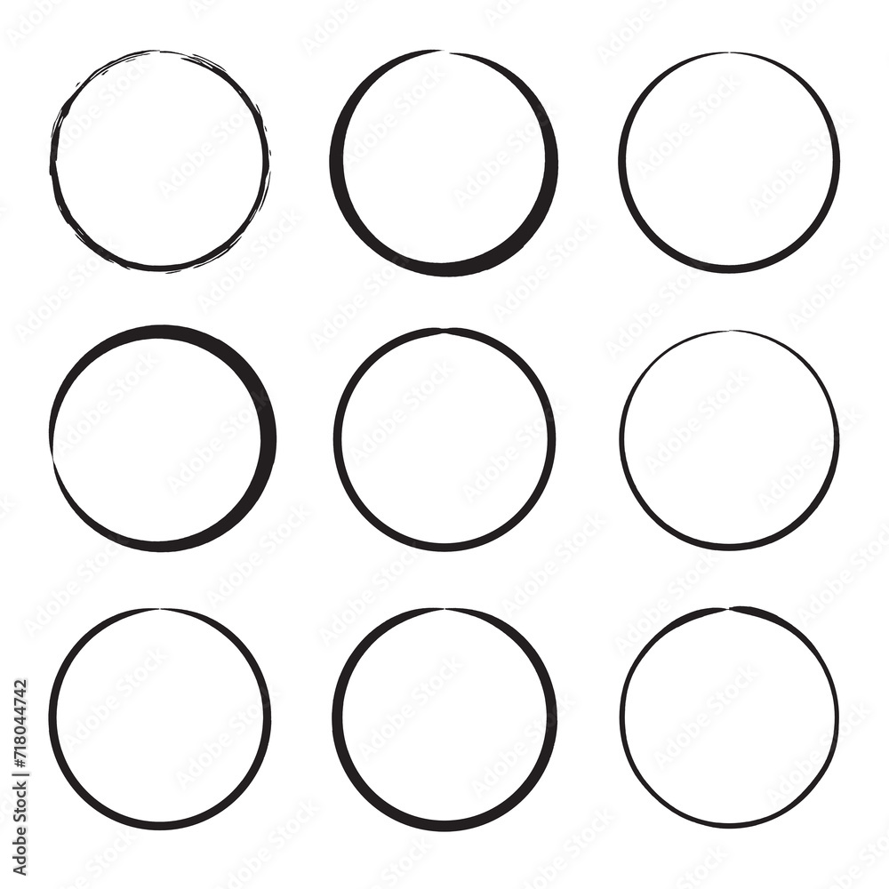 Group of various hand-drawn white dots with transparent background. Retro vibe. Vintage pattern with circles. Group of various hand-drawn white dots with transparent background. Retro vibe. Vintage pattern with circles.