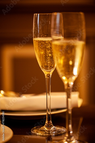 Glass of Champagne  © guillaumedop