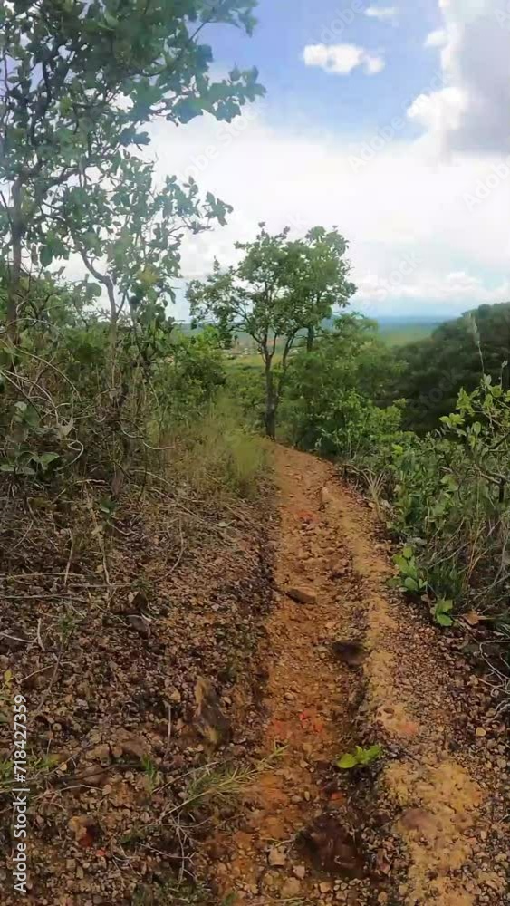 time lapse caminho por trilha na cidade de Buenópolis, Estado de Minas Gerais, Brasil time lapse caminho por trilha na cidade de Buenópolis, Estado de Minas Gerais, Brasil