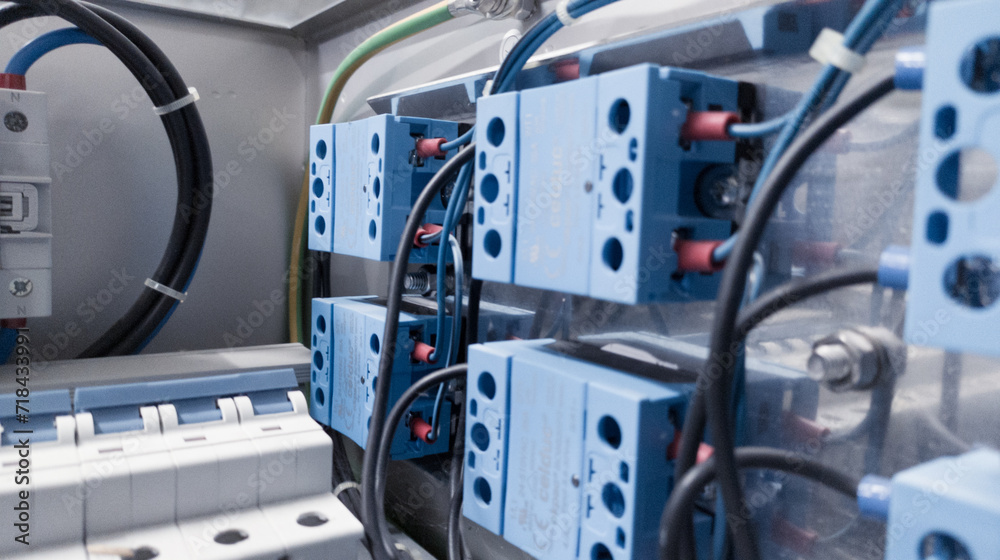 Installation circuit of a Electrical Relay control heater on the machine control. Installation circuit of a Electrical Relay control heater on the machine control.