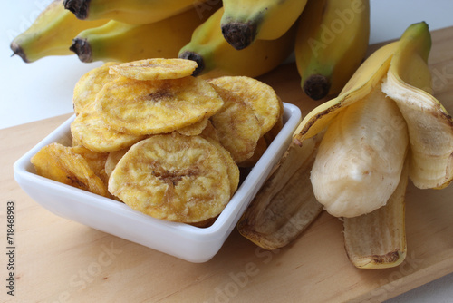 Portion of delicious banana chips.