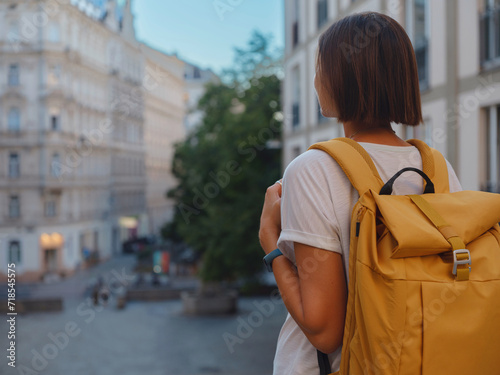 Canvas Print Female tourist traveling in Austria, capital city Vienna