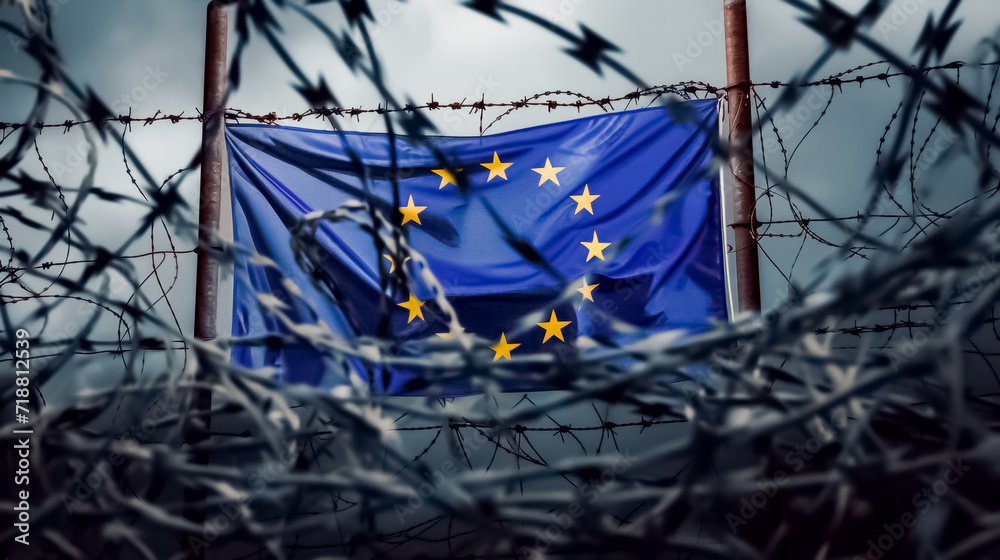 Drapeau Européen derrière des barbelés, l'Europe se prépare à la guerre - obrazy, fototapety, plakaty 