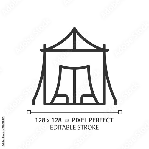 Desert bedouin tent linear icon. Arabic traditional living. Romantic dune travel. Desert culture. Sand comfort shelter. Thin line illustration. Contour symbol. Vector outline drawing. Editable stroke