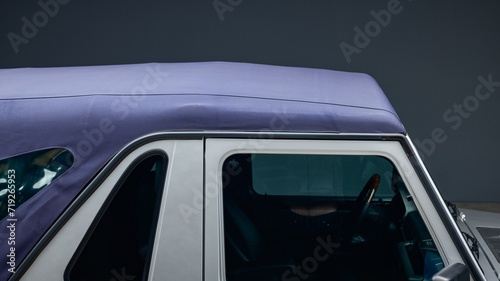 Cuadro en lienzo Passenger side convertible top closed