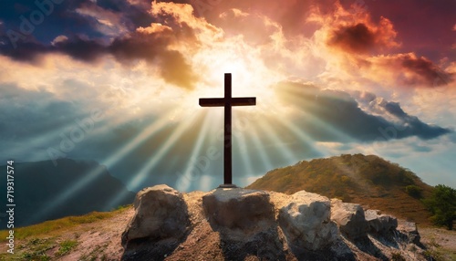 Fotografija holy cross symbolizing the death and resurrection of jesus christ with the sky o