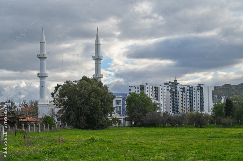 Obraz premium mosque in a small town in Cyprus 1