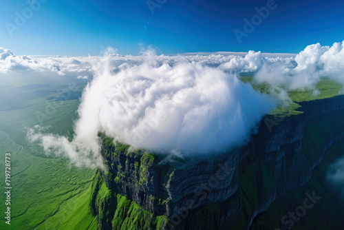 Large white cumulus cloud f...