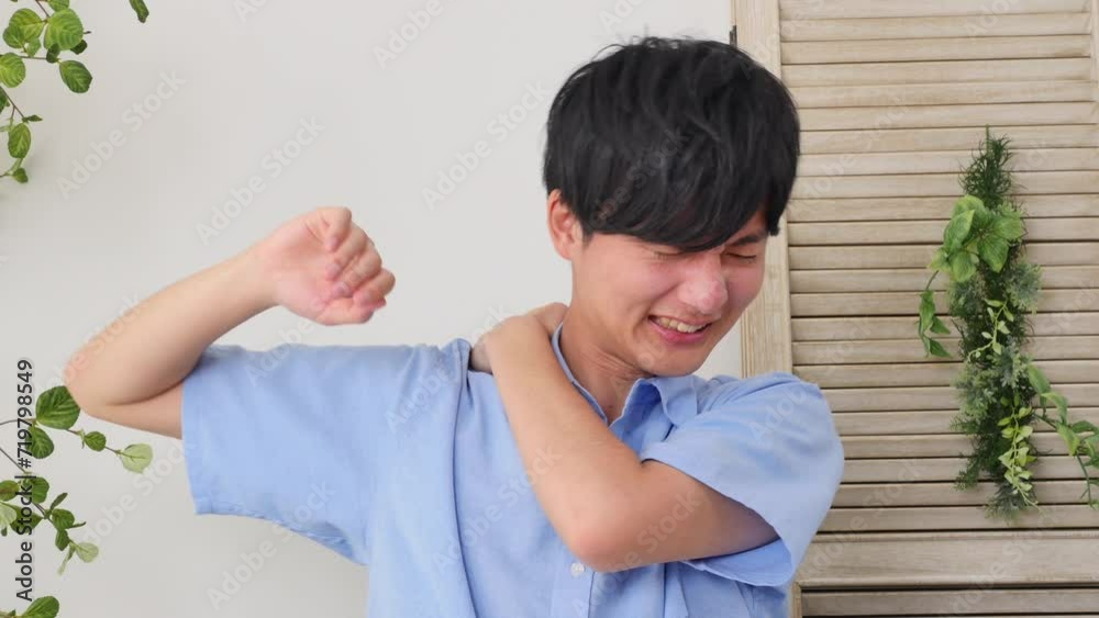 肩こりの男性 肩こりの男性